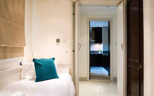 Secluded Apartment in the Heart of Downtown