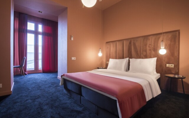 Freeze Inn Hotel