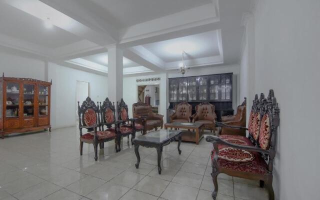 OYO 3242 Penginapan Saa'ada Syariah