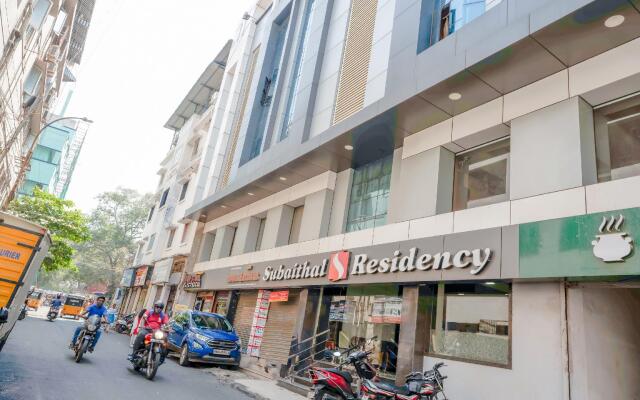 OYO Collection O 79286 The 33 Hotel