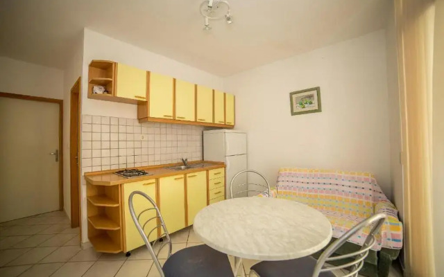 Gulin Apartments
