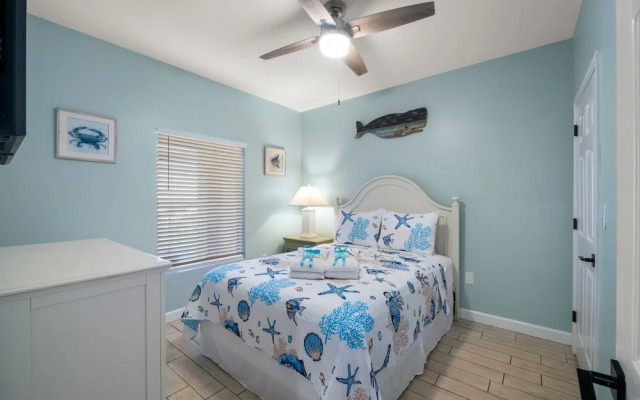 Splash Resort 1702w - Fins Up