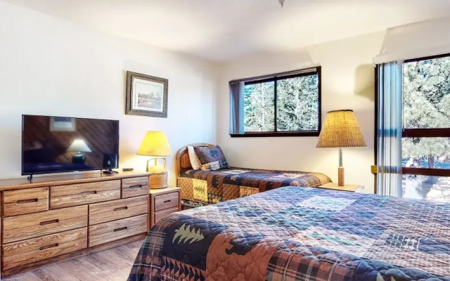 Aspen Creek #215 - Hot Tubs, Near Golf & Hiking