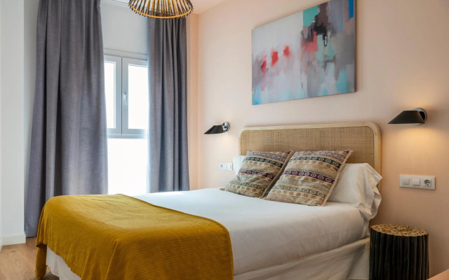 Lola 14 Suite Apartment