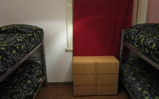 Che Salguero Youth Hostel