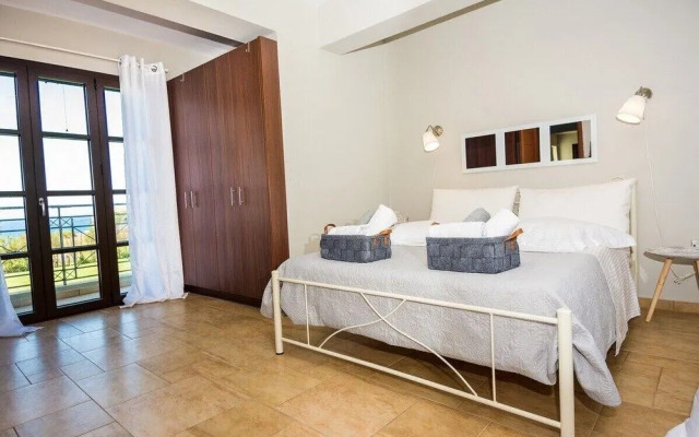 Filon Ktima Beachfront Upscale Villa