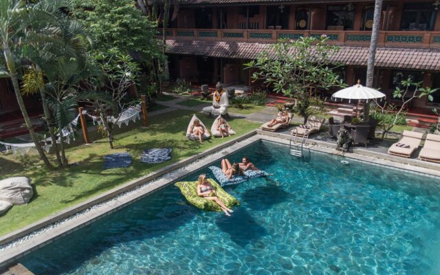 Puri Garden Hotel and Hostel