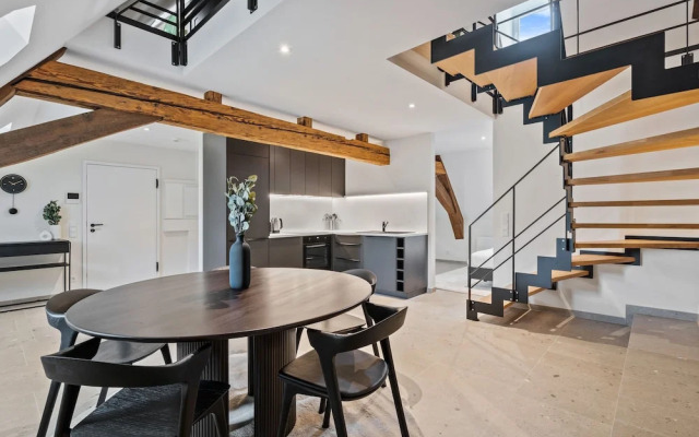 Escape to Clausen Stylish ApartmentID212