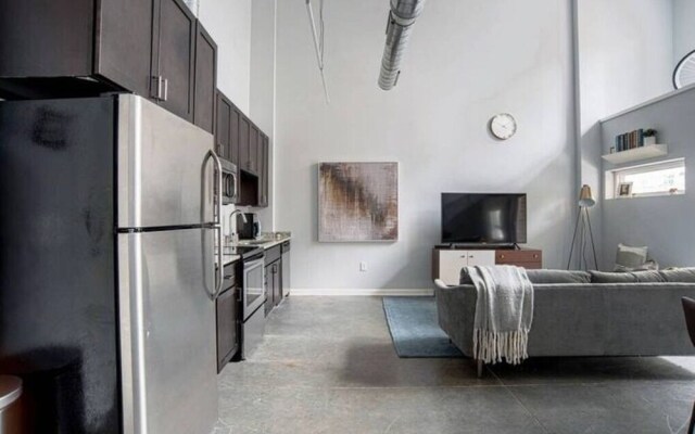 CozySuites TWO Stylish Apts Monument Cir