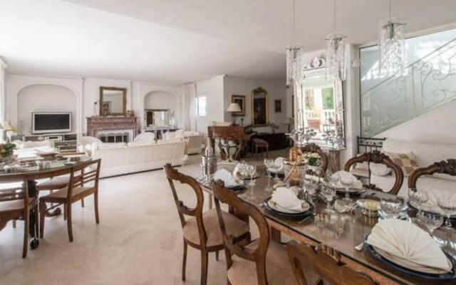 Juan Les Pins Near Cannes Beaches 1820 Guests