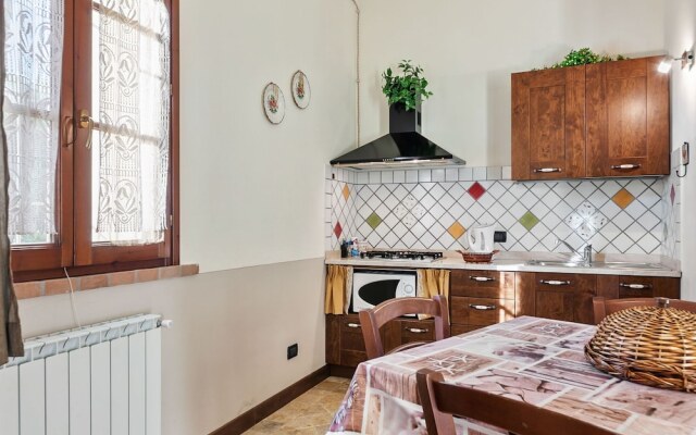 Enticing Holiday Home in Chianni With Swimming Pool