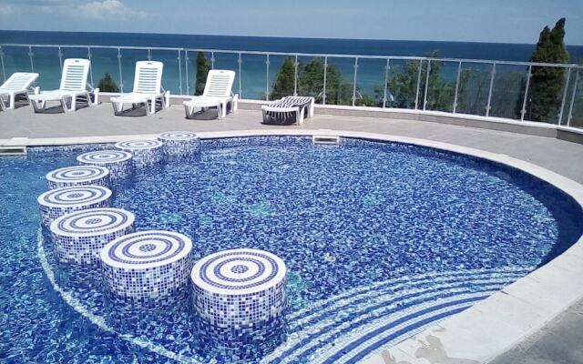 Silver Beach B16 Apartment