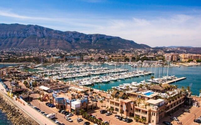 Comfortable 4-bed Villa With Panoramic Views