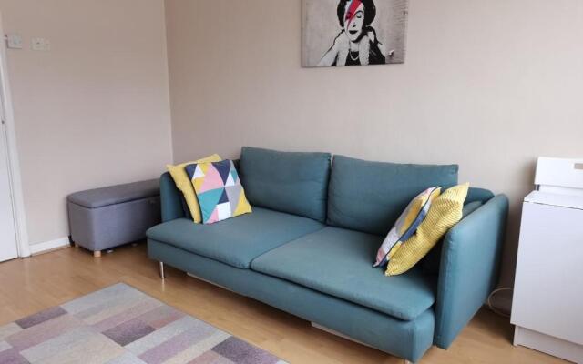 Charming London Town Studio Flat, Tower Bridge