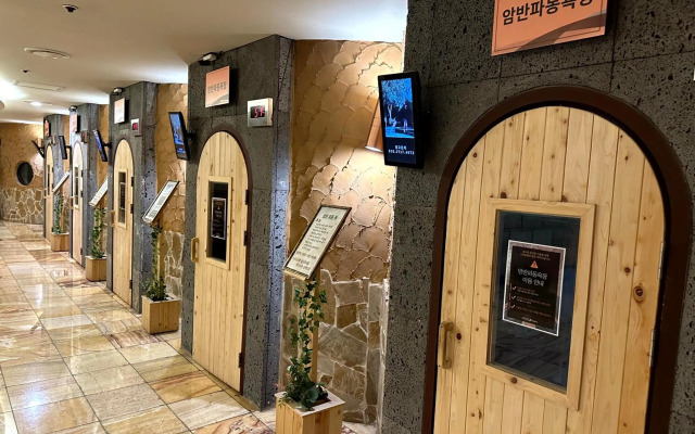 Osaek Greenyard Hotel