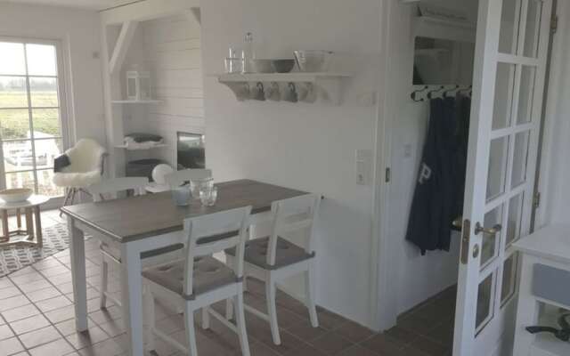 At the Old Sea Dike Comfortable Vacation Home