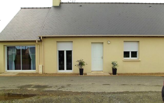 Studio in Pédernec, With Furnished Terrace and Wifi - 25 km From the B