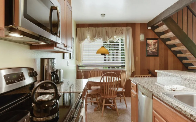 Enjoy Forest Views Retreat at Kingswood Village!