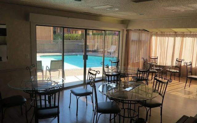 Lake City Inn & Suites