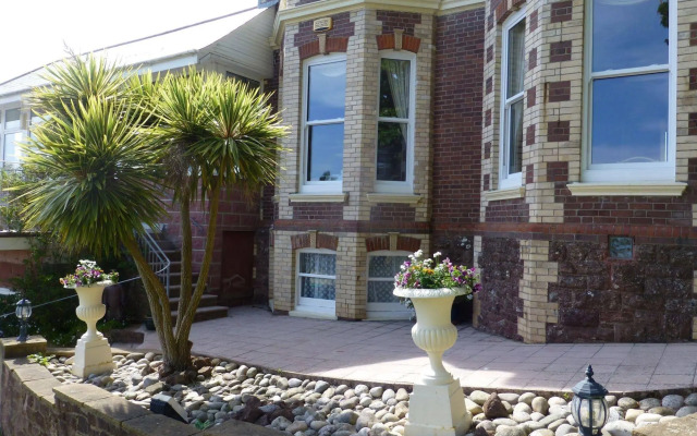 Summerhill Hotel