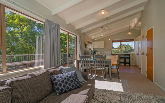 Cooks Beach Cutie - Cooks Beach Holiday Home