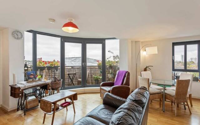 Amazing 2 Bed Apt W/balcony nr Stoke Newington