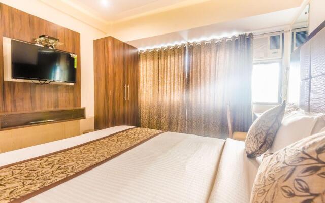 OYO 8363 Hotel Royal NS