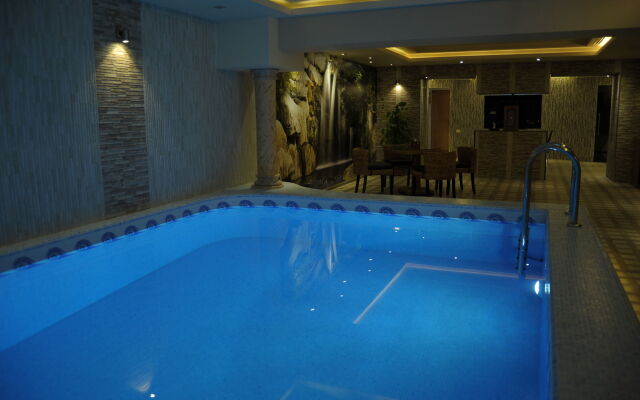 New Nairi Hotel