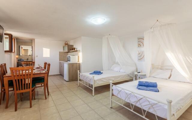 Mani Summer Escape - Spacious Home, Fully equipped