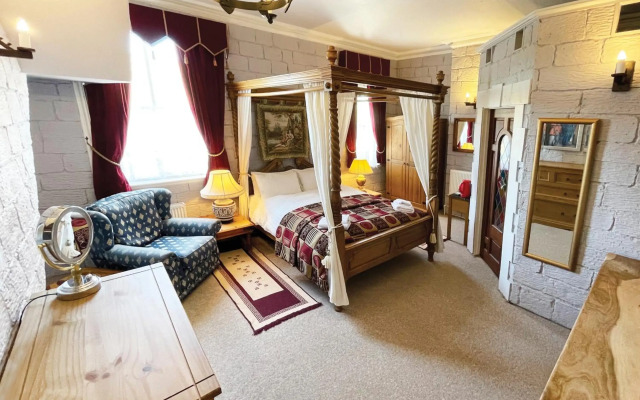 Dukes Folly Hotel