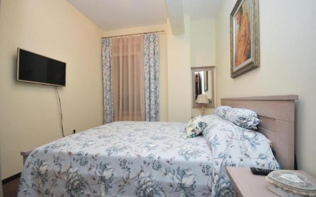 Lux Apartments MMS