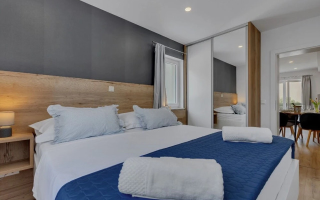 Lara - With Terrace - A2