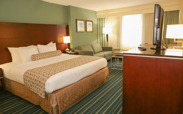 Crowne Plaza Virginia Beach Town Center by IHG