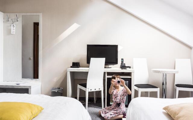 Alex & George Boutique Hotel