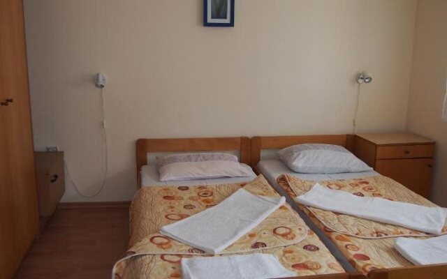 Keni Guest House