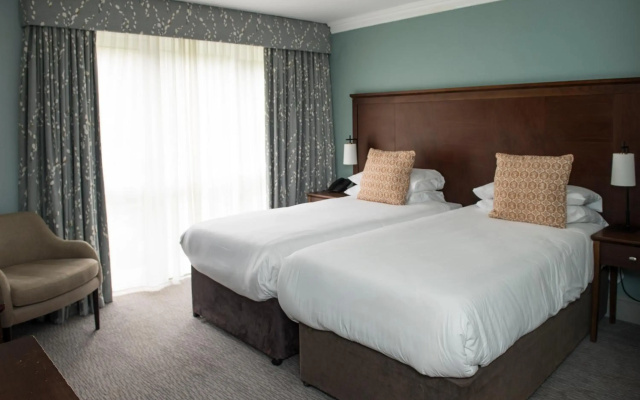 Bush Hotel Farnham