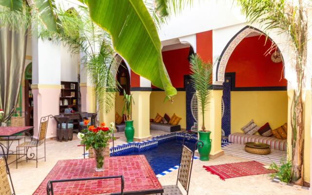 Riad Le Dromadaire Bleu by Weekome