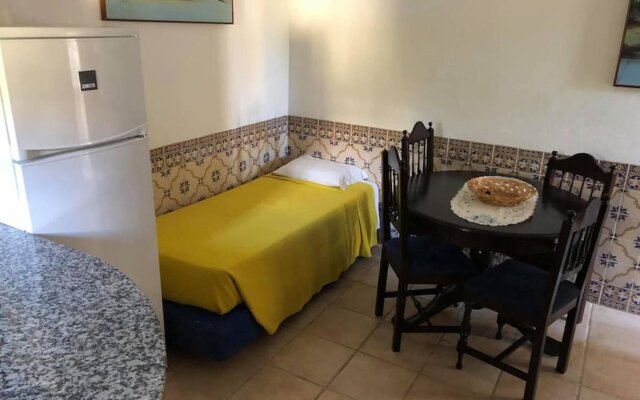 House With one Bedroom in Odiáxere, With Pool Access, Enclosed Garden