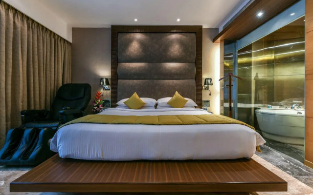 The Regale by Tunga