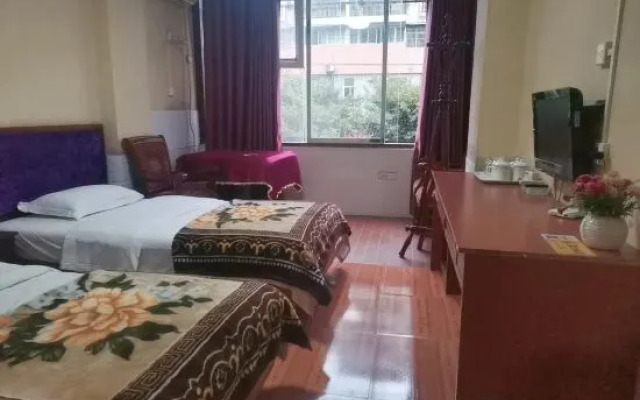 Yuechi Famous City Hotel