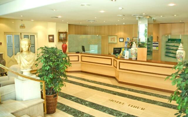 Tibur Hotel