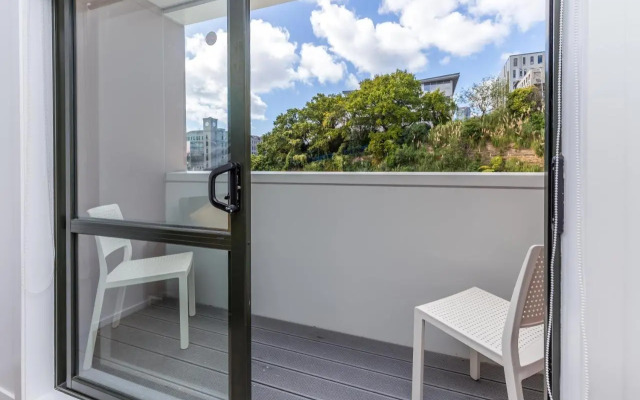 Peaceful apartment at Victoria Park