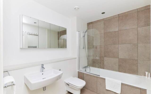 The Woolwich Retreat - Enticing 5bdr House With Parking