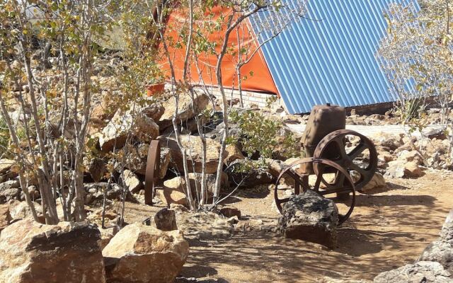 Tana Safaris Bush Camp