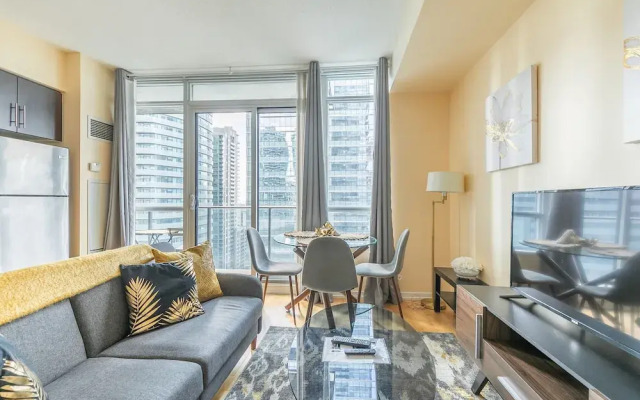 Sky View Suites - Maple Leaf Square