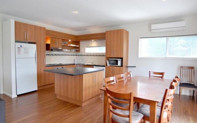 Flying Colours - Free Wifi!