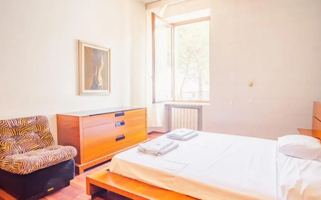 Romantic Coast View - Italian Homing