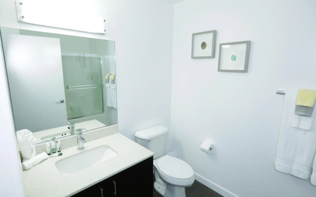 Sunshine Suites at Main St