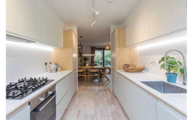 Trendy & Bright Bohemian House in Forest Hill