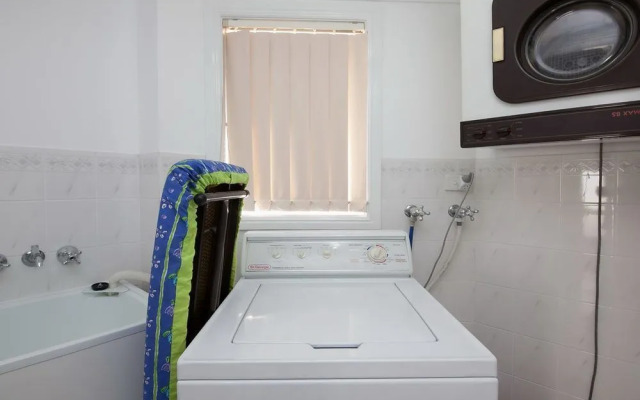 Dolphin Watch, 2/74 Magnus Street